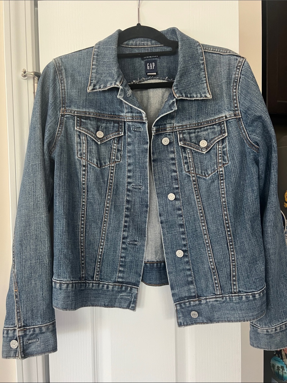 GAP Women's Medium Blue Denim Jacket
